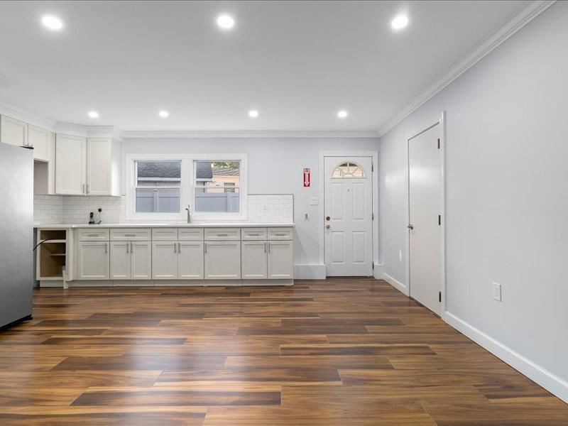 Interior, Kitchen, Recessed Lighting, Wood Texture Flooring
