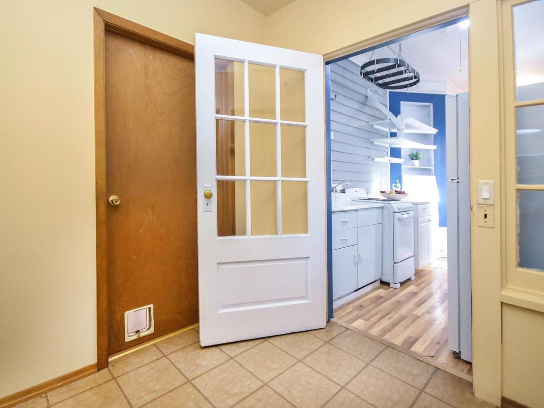 Interior, Kitchen, Washer, Wood Texture Flooring