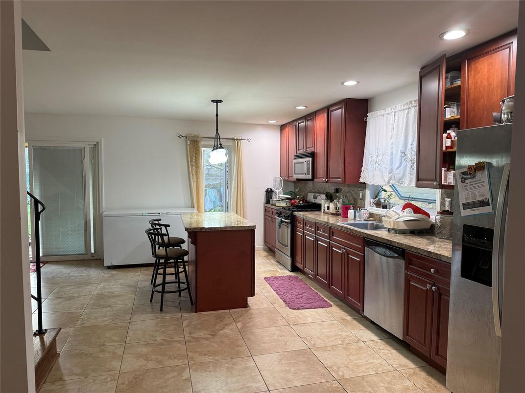 Interior, Kitchen, Pendant Lights, Recessed Lighting, Stainless Steel Appliances