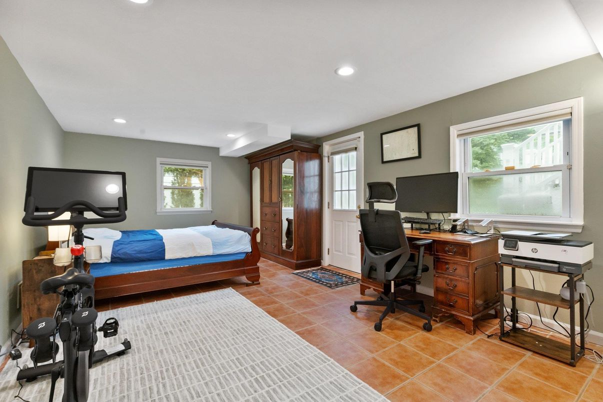 Bedroom, Fitness Equipment, Home Office, Interior, Recessed Lighting