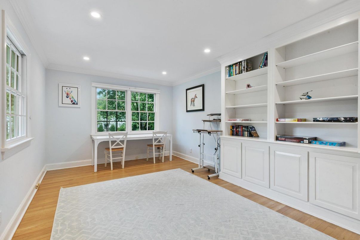 Home Office, Interior, Recessed Lighting, Wood Texture Flooring