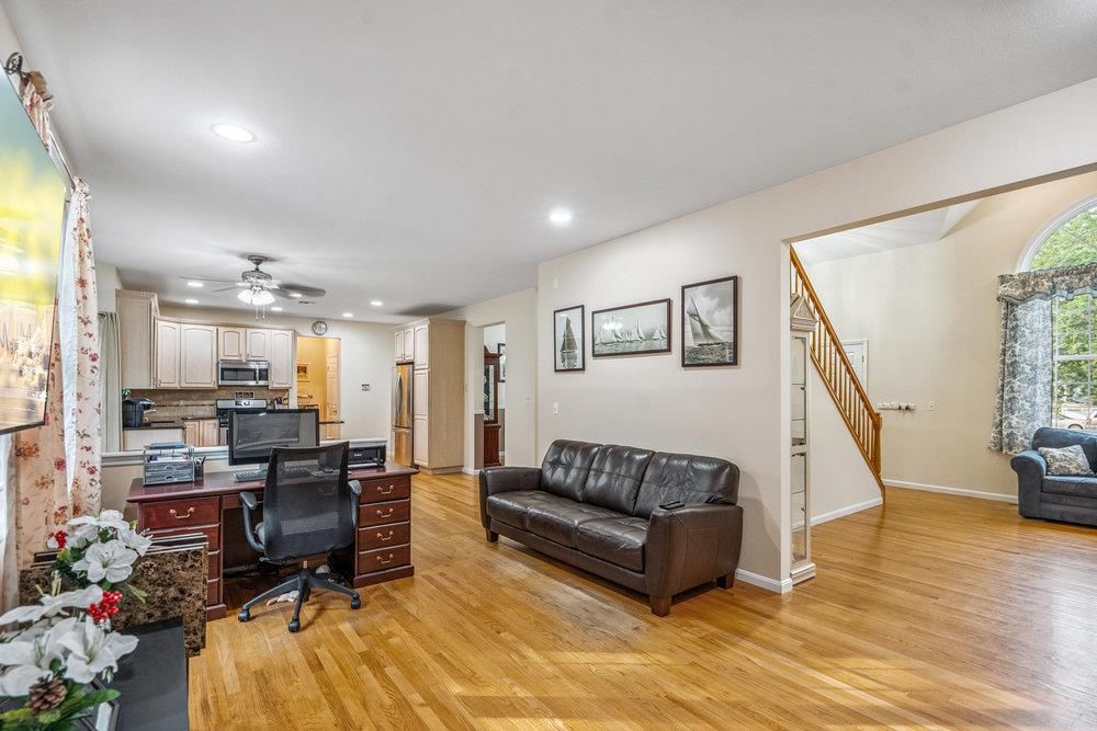 Home Office, Interior, Kitchen, Recessed Lighting, Wood Texture Flooring