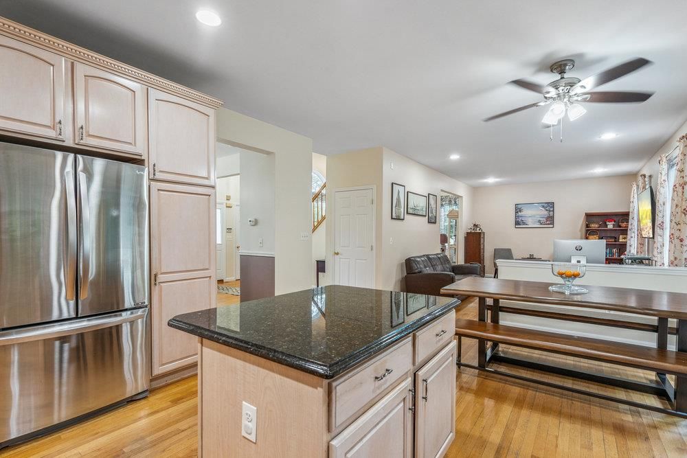 Dining room, Interior, Kitchen, Recessed Lighting, Stainless Steel Appliances, Wood Texture Flooring