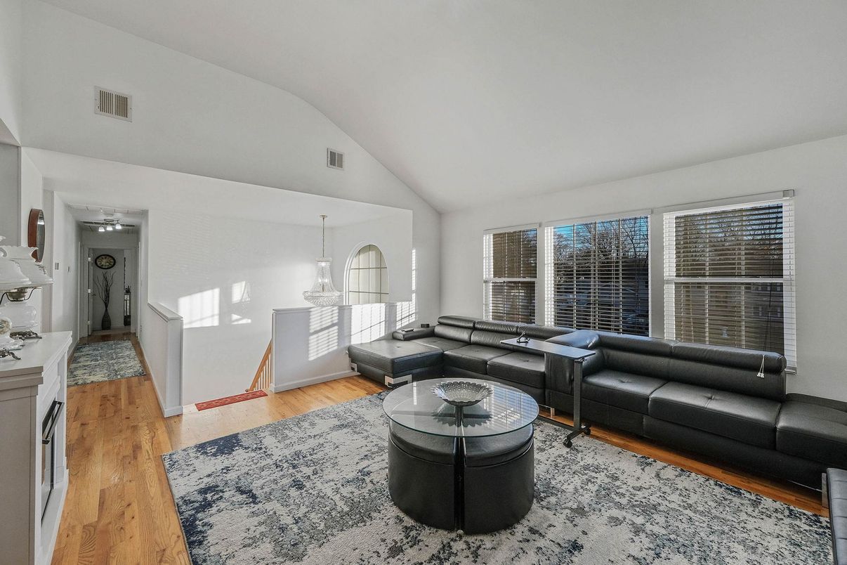 Interior, Living room, Pendant Lights, Wood Texture Flooring