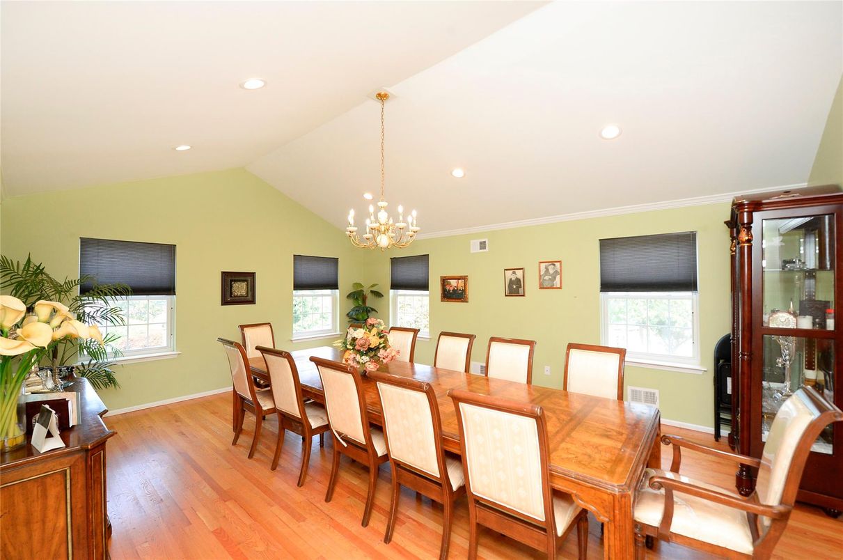 Chandelier, Dining room, Interior, Recessed Lighting, Wood Texture Flooring