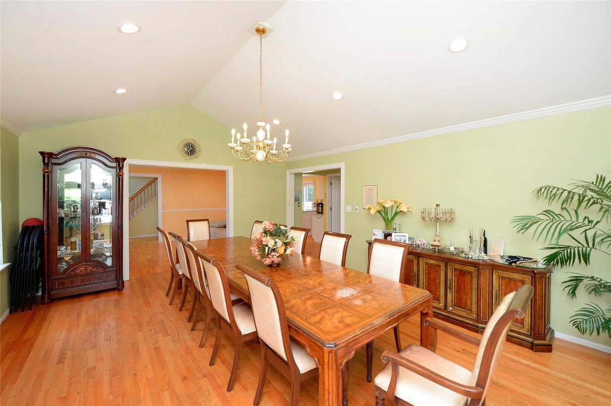 Chandelier, Dining room, Interior, Pendant Lights, Recessed Lighting, Wood Texture Flooring
