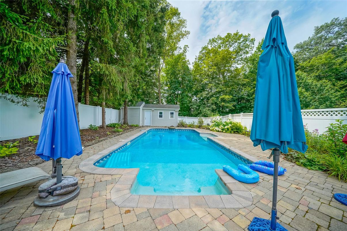 Exterior, Pool