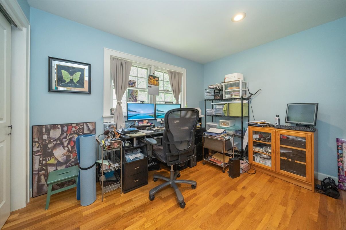 Home Office, Interior, Recessed Lighting, Wood Texture Flooring