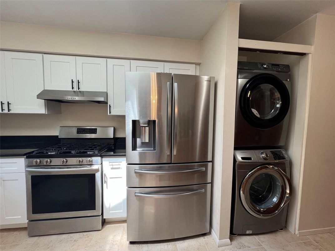 Interior, Kitchen, Stainless Steel Appliances, Washer
