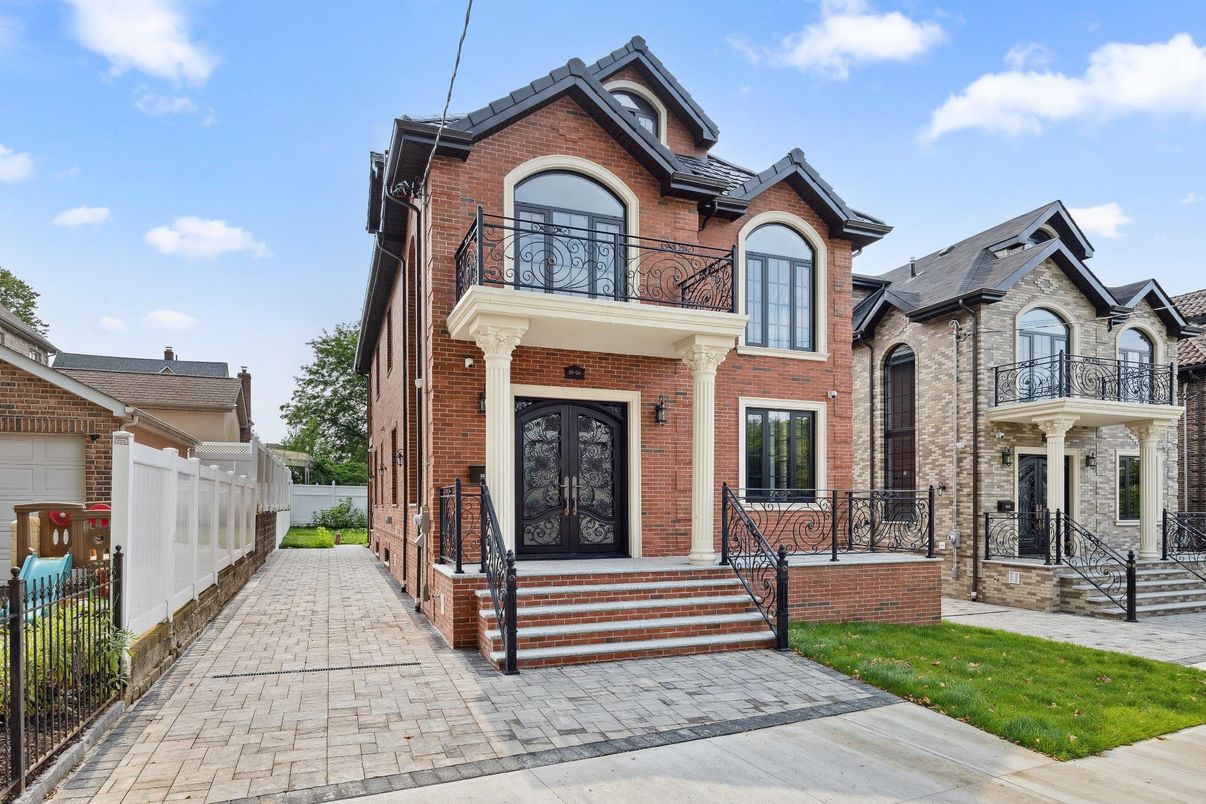 Exterior, Facade, Brick Facade, Brick Traditional