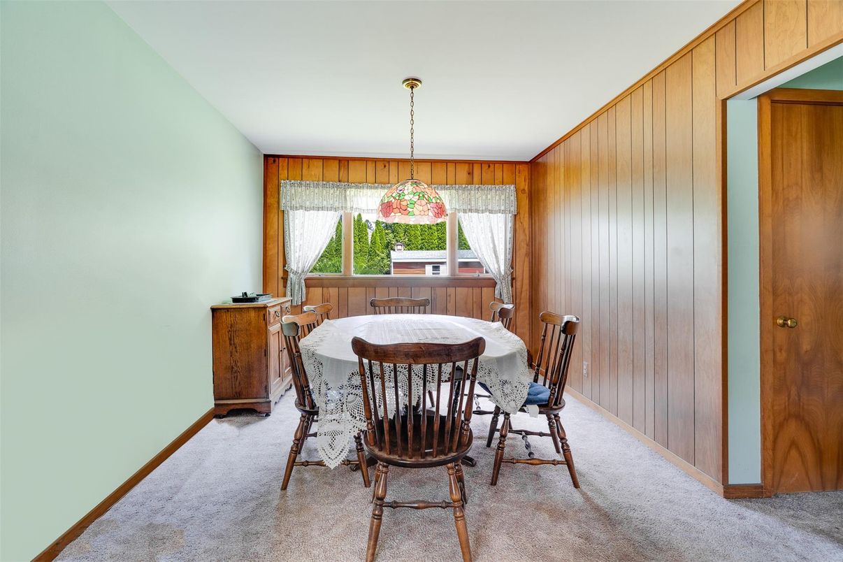 Dining room, Interior, Pendant Lights, Wooden Walls