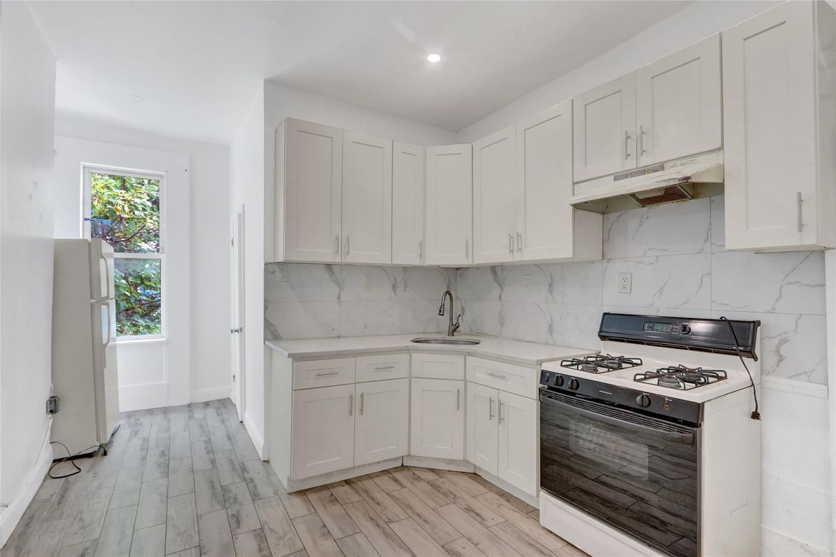 Interior, Kitchen, Marble Walls, Recessed Lighting, Wood Texture Flooring