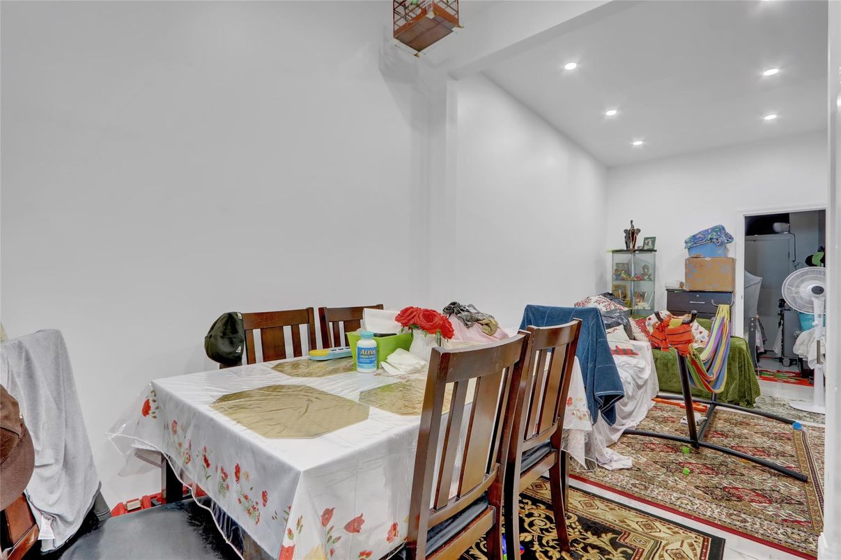Dining room, Interior, Recessed Lighting