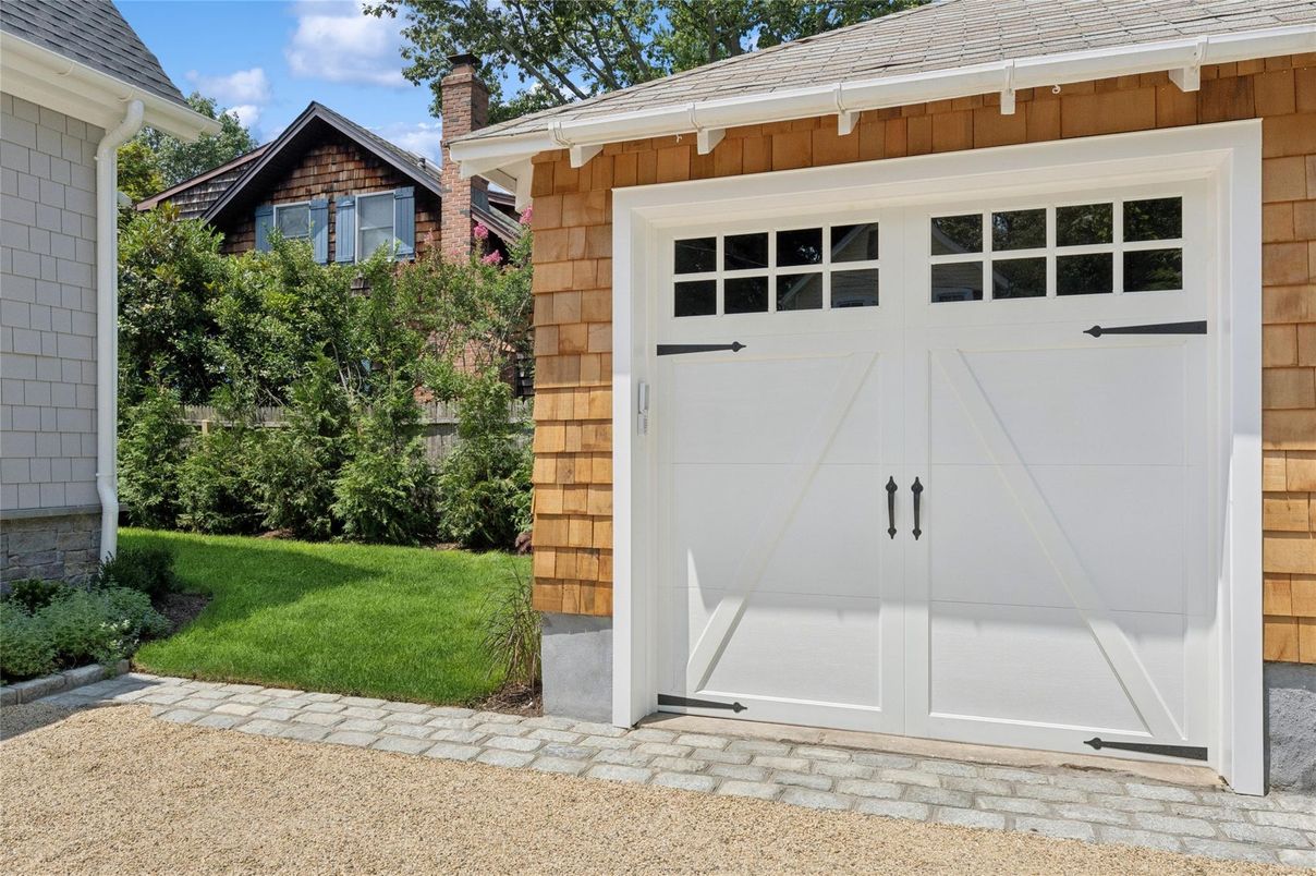 Detached Garage, Exterior