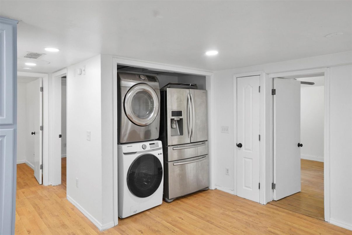 Interior, Recessed Lighting, Utility Closets, Washer, Wood Texture Flooring