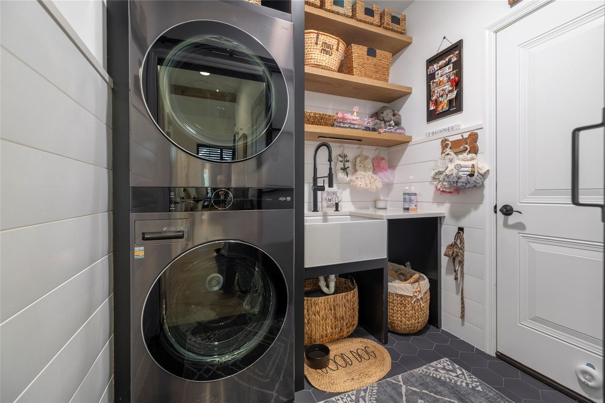 Interior, Utility Closets, Washer