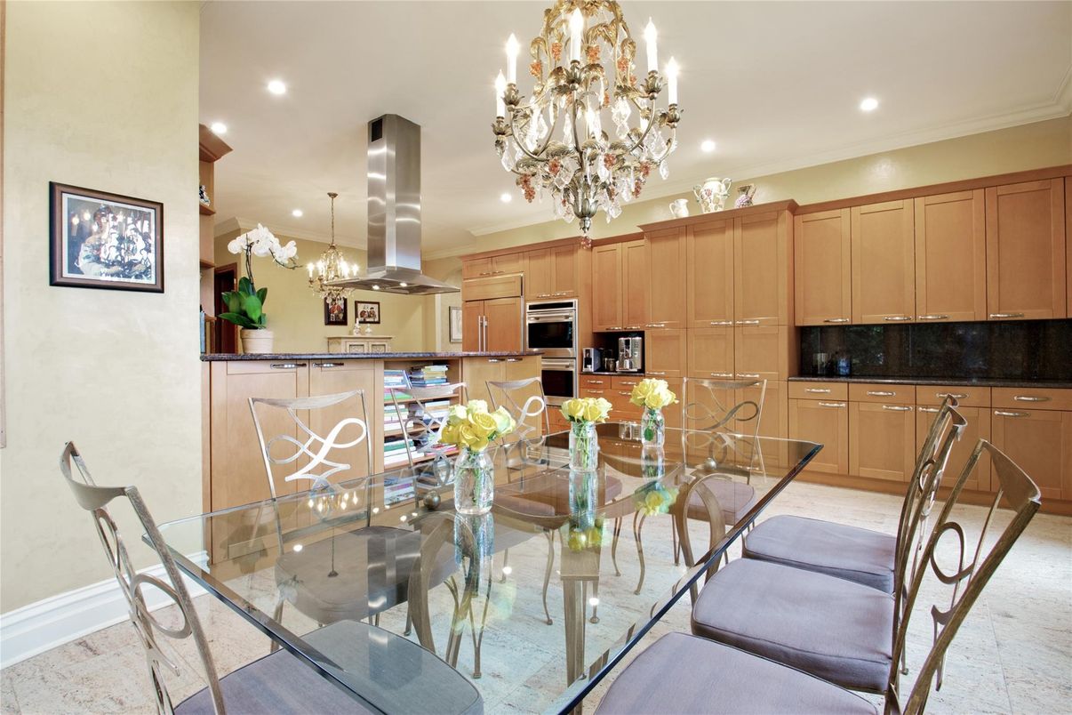 Chandelier, Dining room, Interior, Kitchen, Recessed Lighting, Stainless Steel Appliances