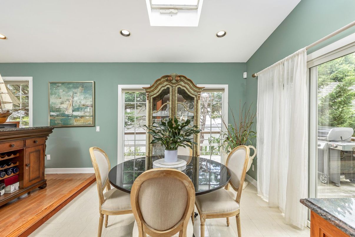 Dining room, Interior, Recessed Lighting