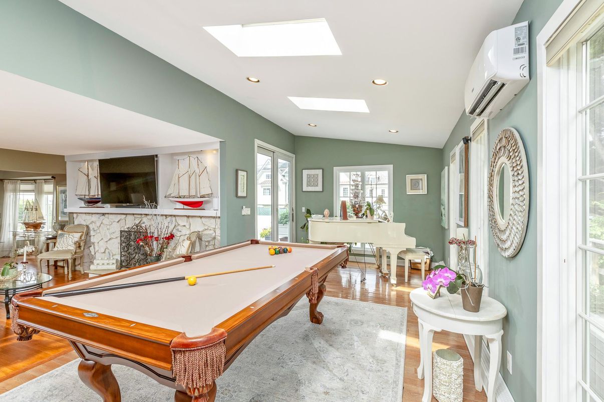 Billiard Table, Game Room, Interior, Recessed Lighting, Wood Texture Flooring