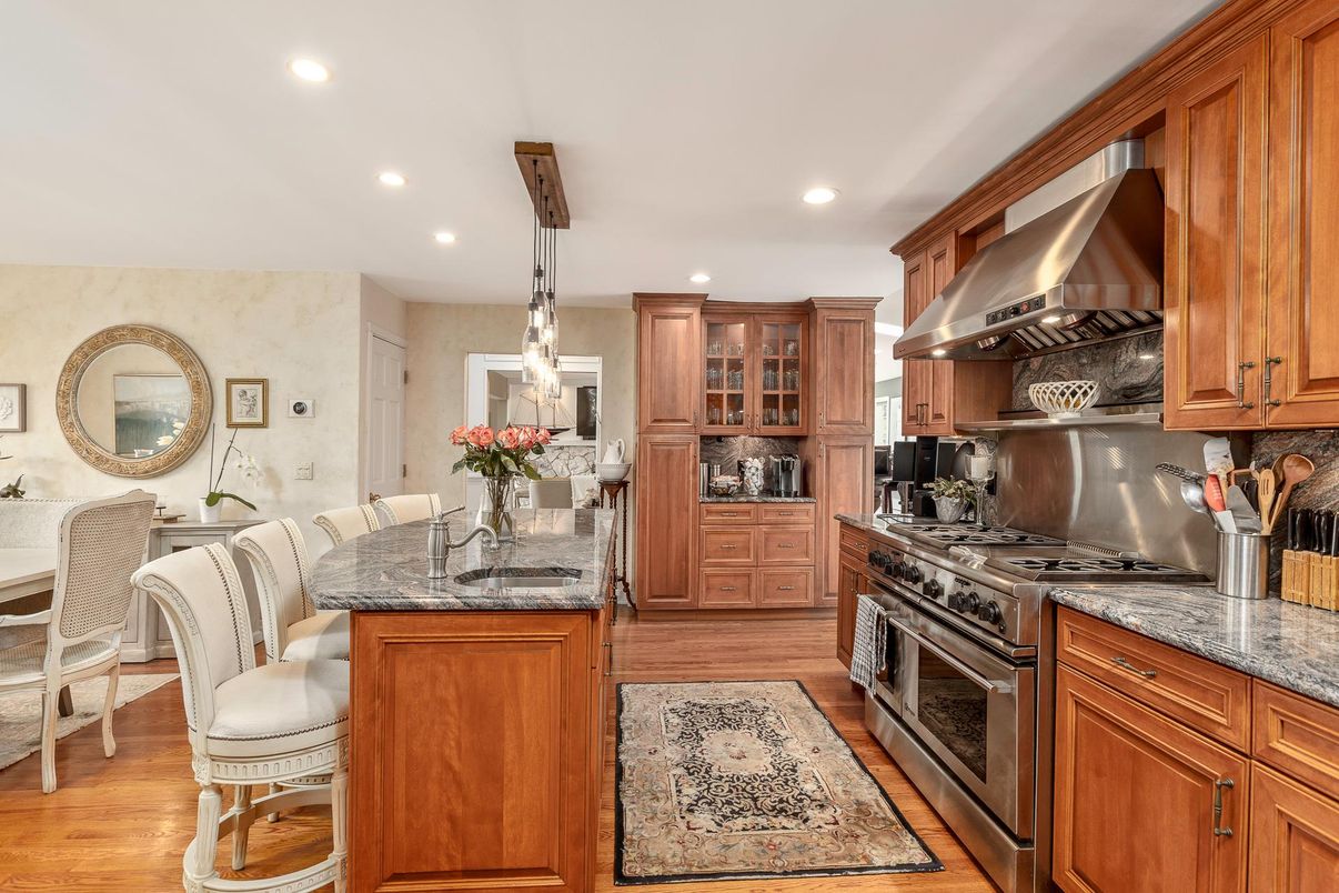 Dining room, Interior, Kitchen, Pendant Lights, Recessed Lighting, Stainless Steel Appliances, Wood Texture Flooring