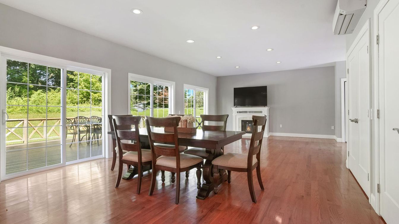 Dining room, Fireplace, Interior, Recessed Lighting, Wood Texture Flooring