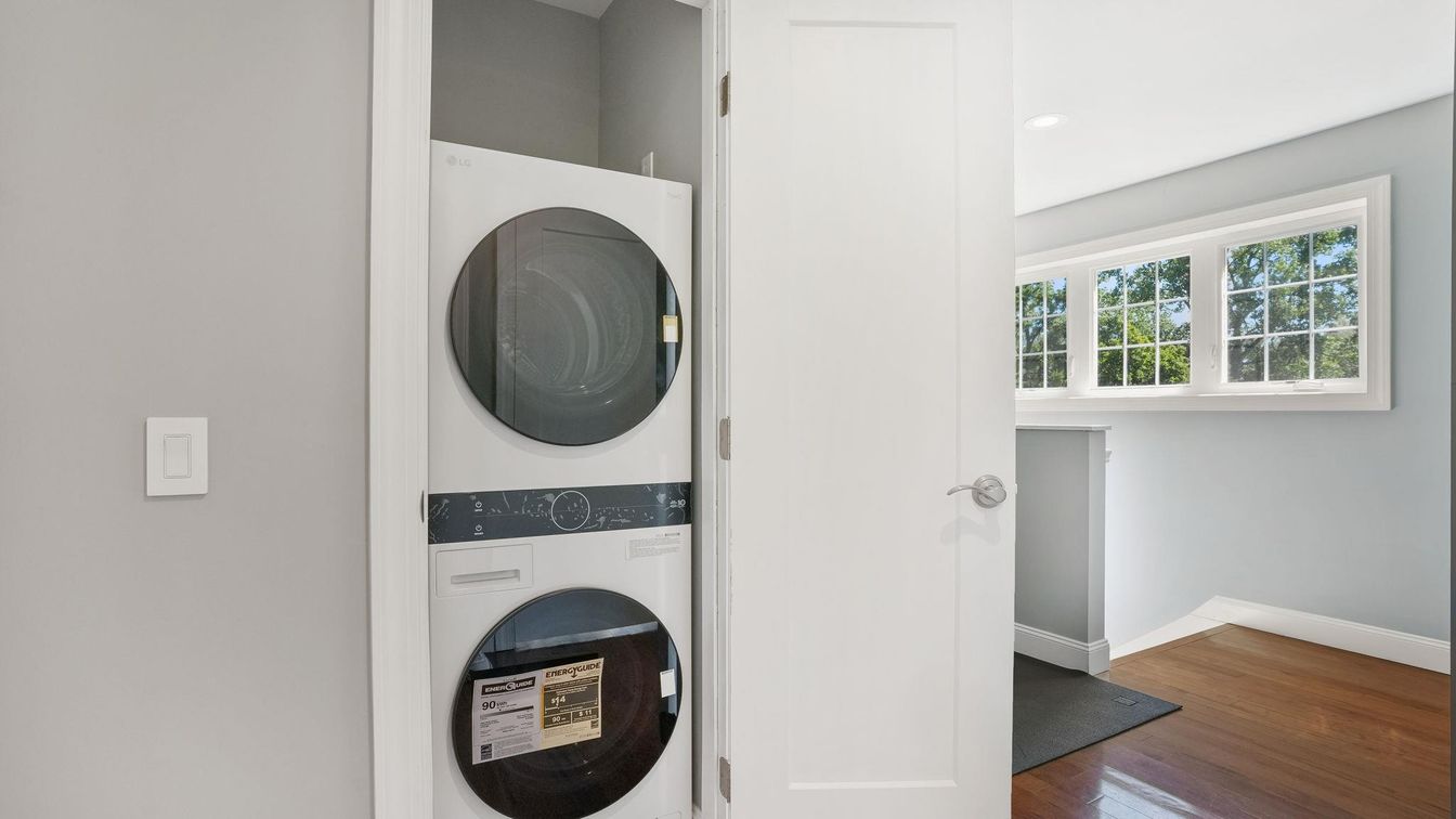 Interior, Recessed Lighting, Utility Closets, Washer, Wood Texture Flooring