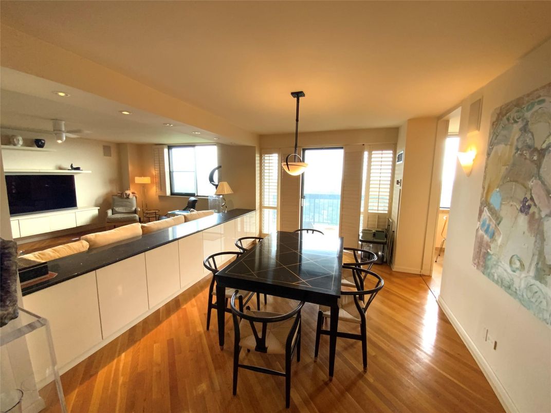 Dining room, Interior, Living room, Pendant Lights, Recessed Lighting, Water, Wood Texture Flooring