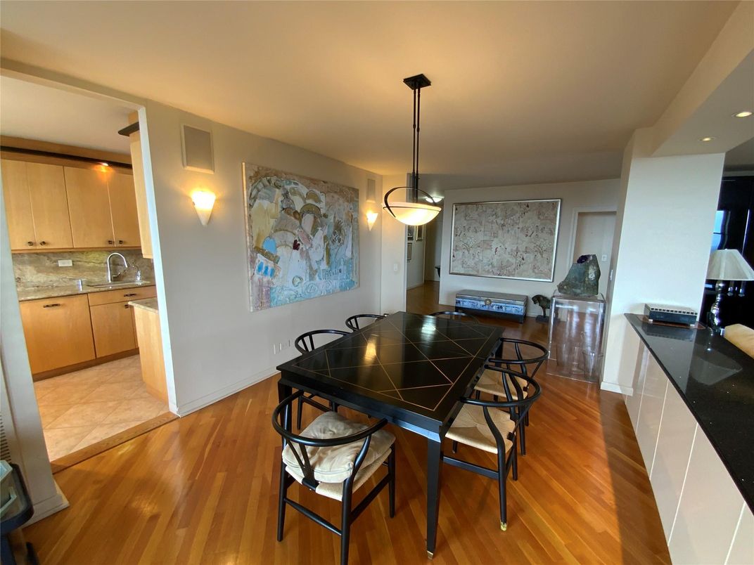 Dining room, Interior, Kitchen, Pendant Lights, Recessed Lighting, Wood Texture Flooring