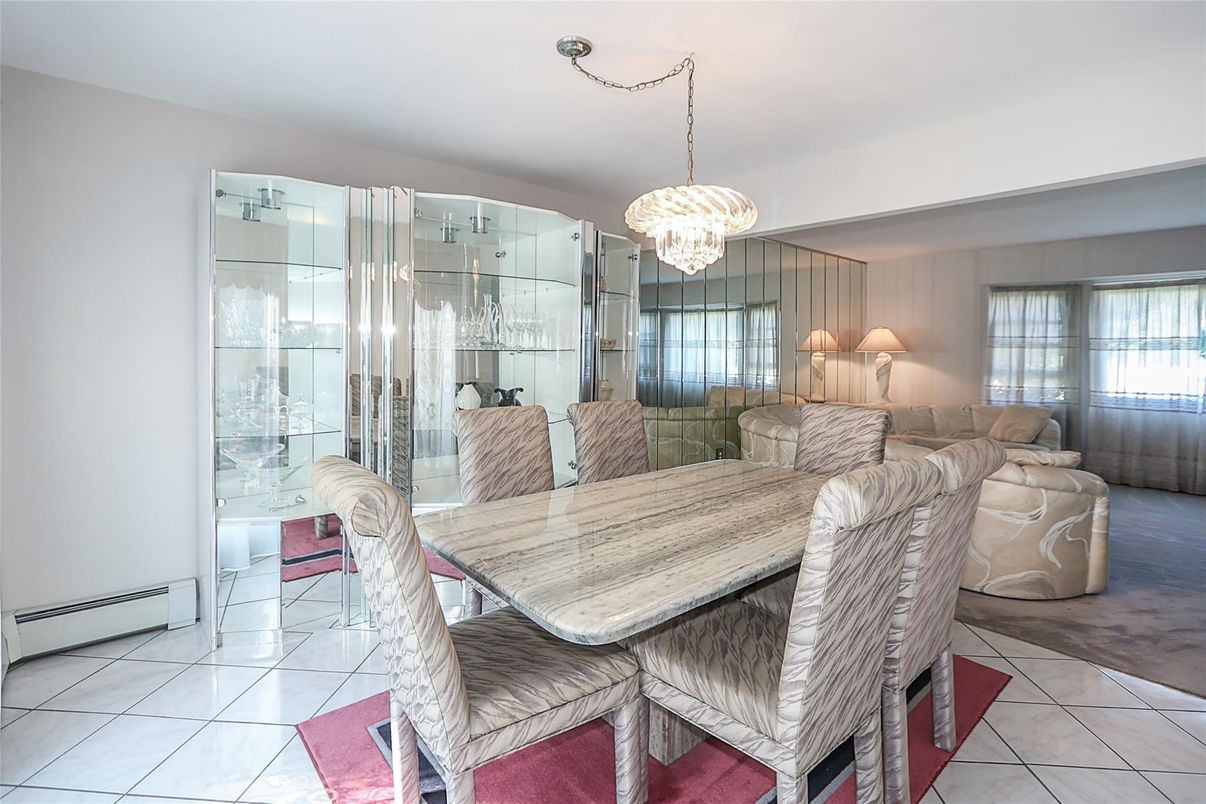 Chandelier, Dining room, Interior, Living room