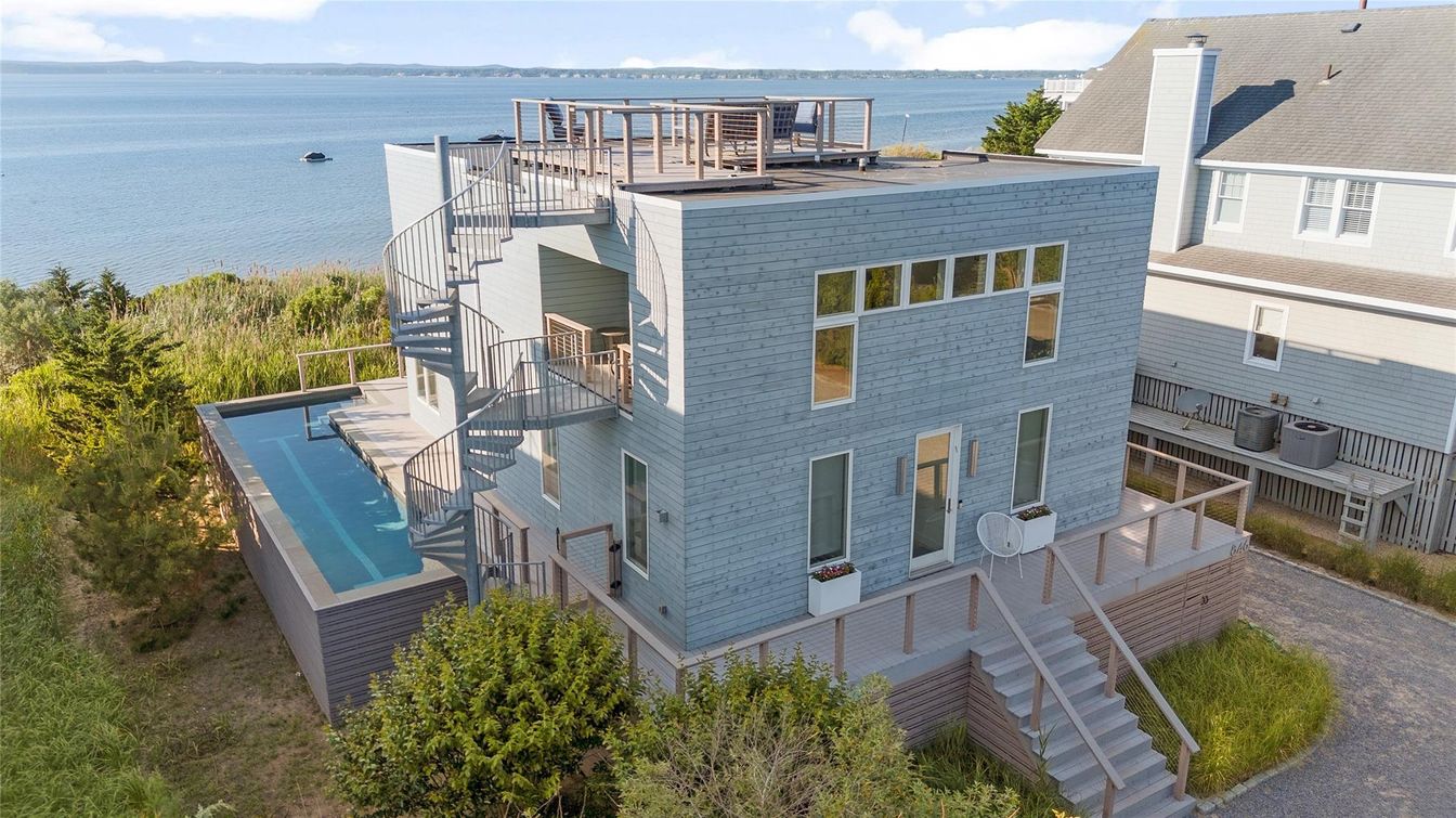 Exterior, Water