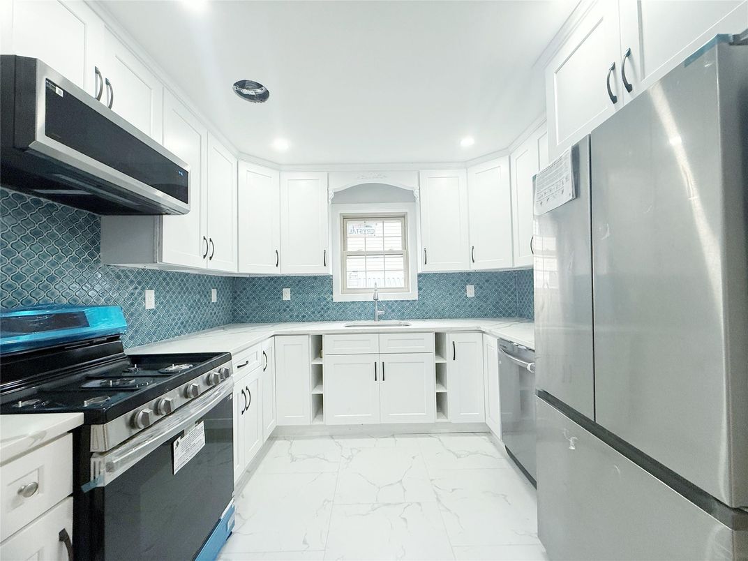 Interior, Kitchen, Marble, Recessed Lighting, Stainless Steel Appliances