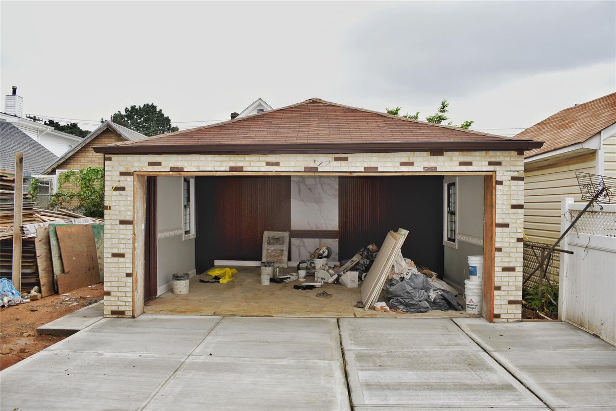 Detached Garage, Exterior