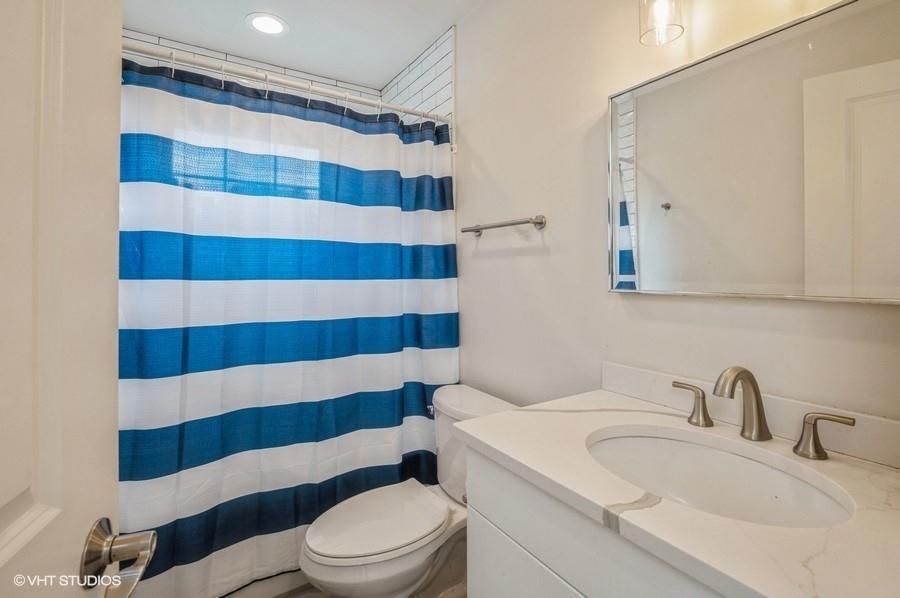 Bathroom, Interior, Recessed Lighting