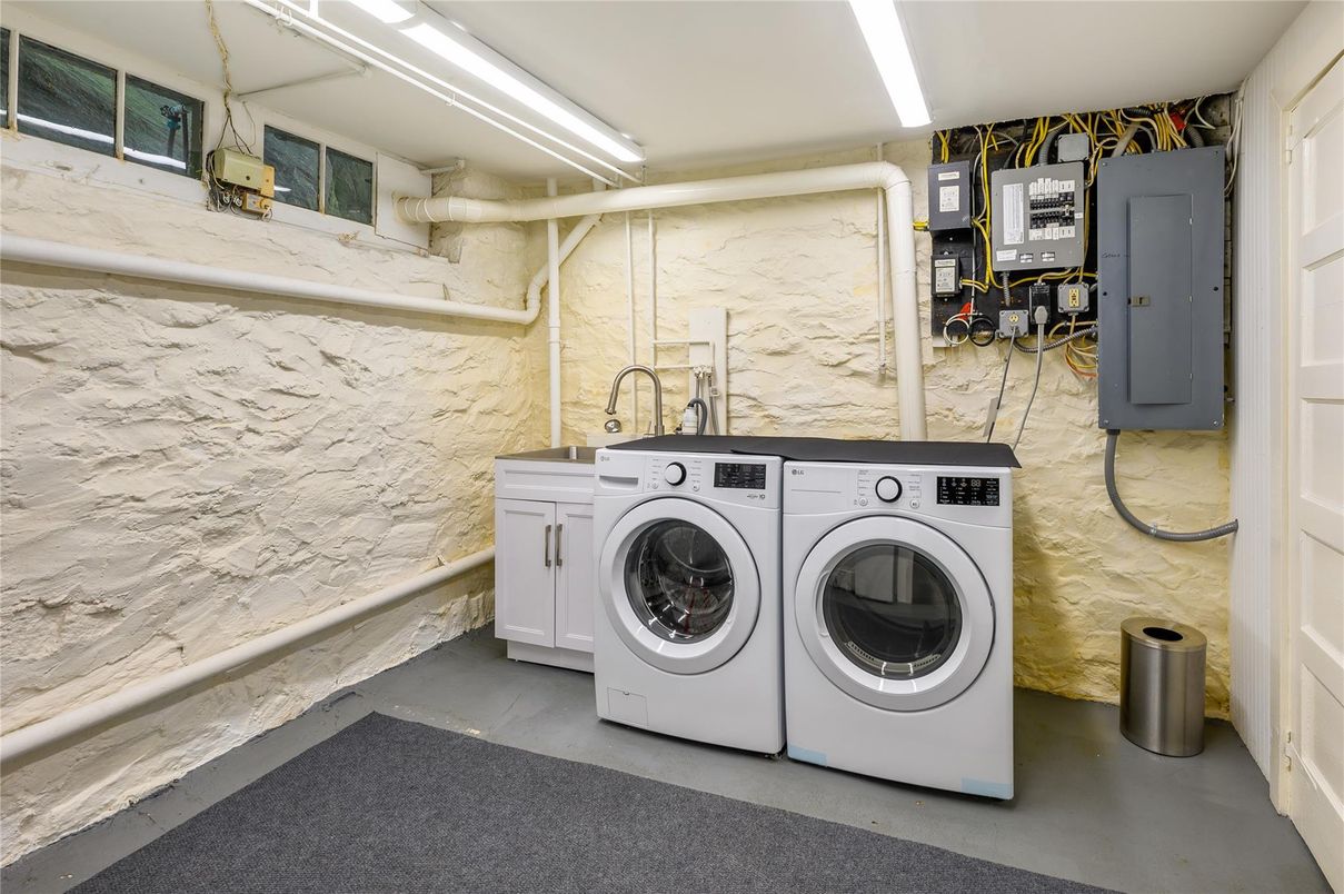 Interior, Washer