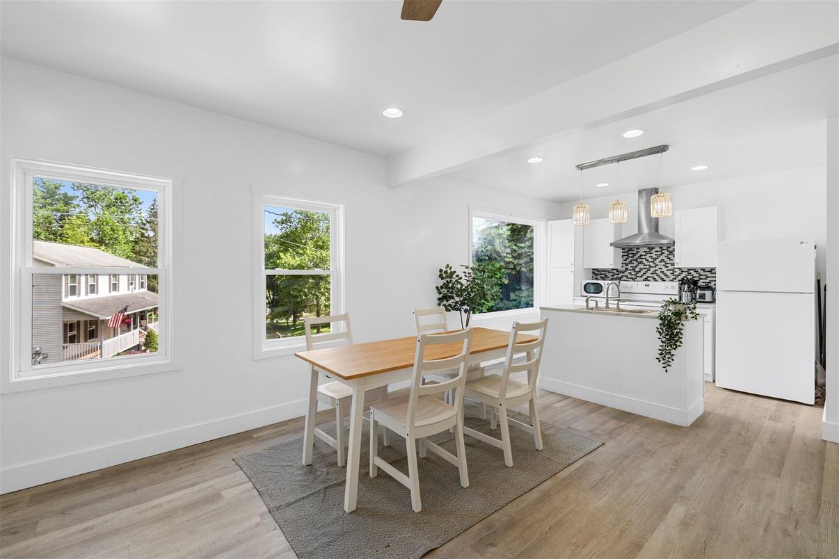 Dining room, Interior, Kitchen, Pendant Lights, Recessed Lighting, Wood Texture Flooring