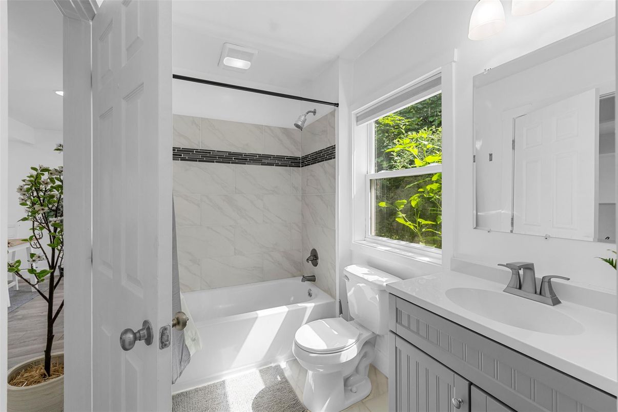 Bathroom, Interior, Marble Walls