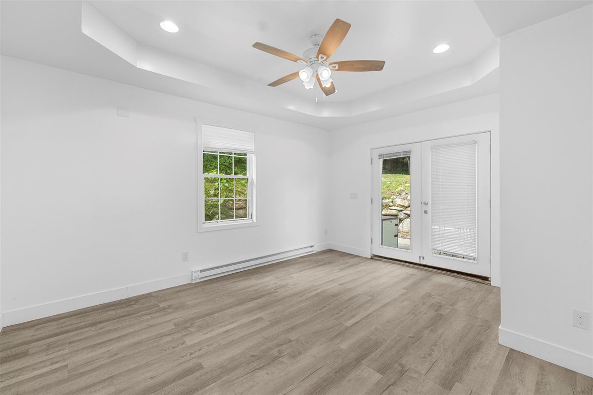 Empty room, Interior, Recessed Lighting, Wood Texture Flooring