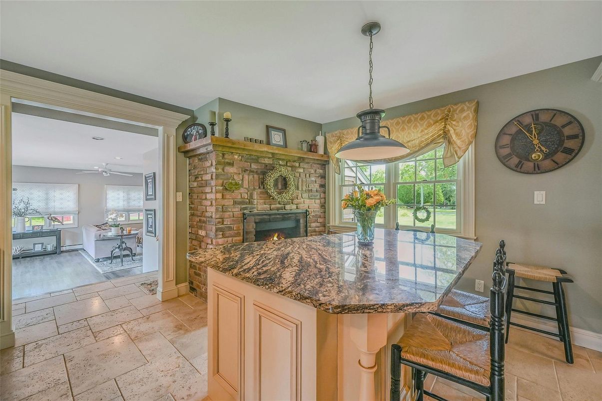 Dining room, Fireplace, Interior, Pendant Lights, Recessed Lighting