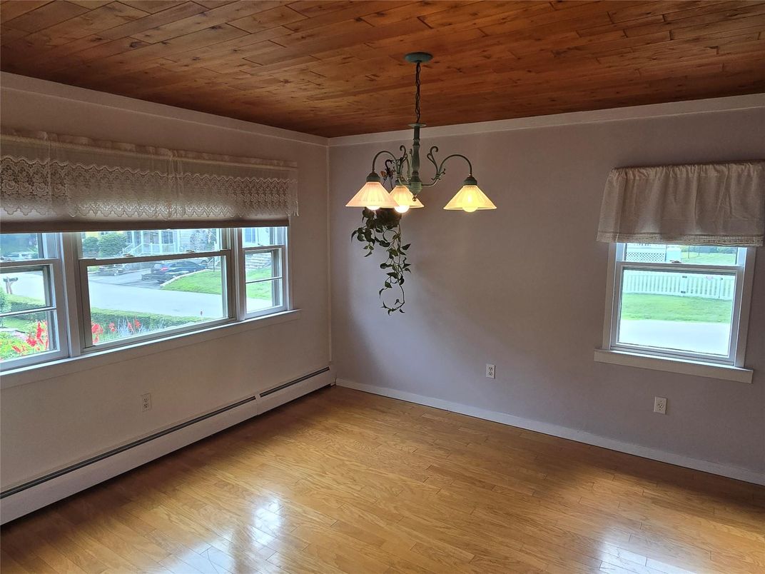 Chandelier, Empty room, Interior, Wooden Ceilings, Wood Texture Flooring