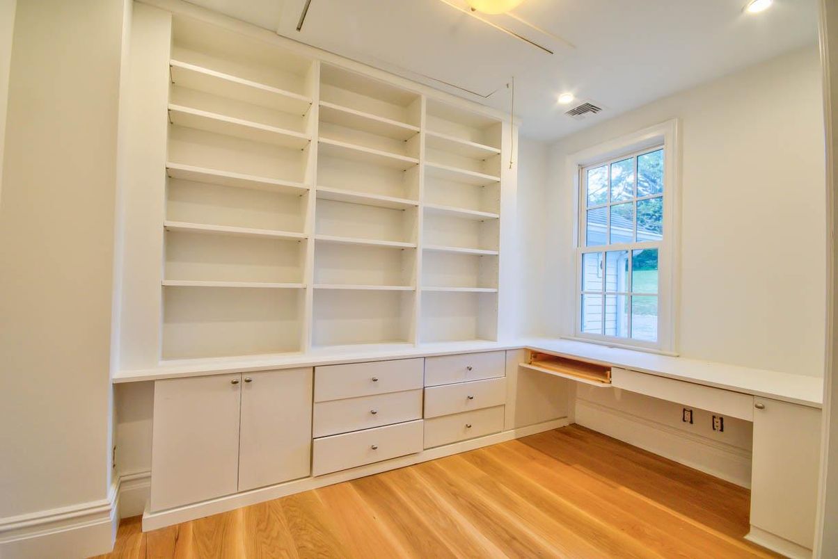 Interior, Recessed Lighting, Walk-in Closets, Wood Texture Flooring