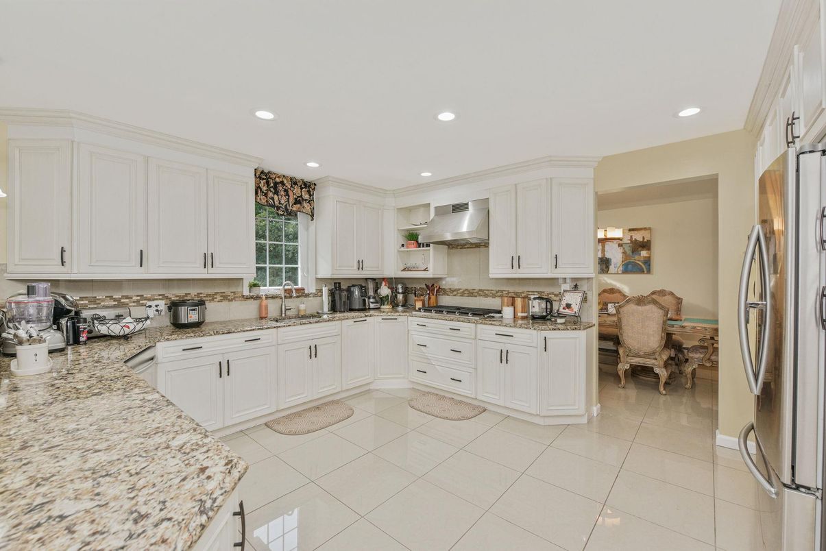 Dining room, Interior, Kitchen, Recessed Lighting