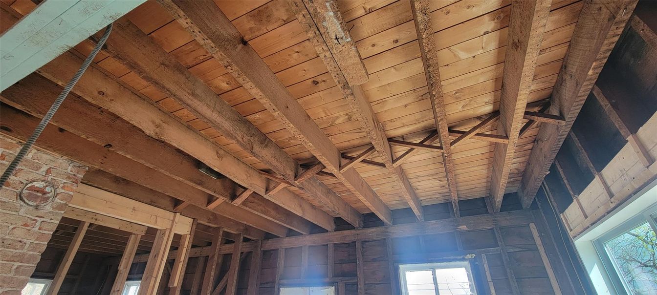 Empty room, Interior, Wooden Beams, Wooden Ceilings, Wooden Walls