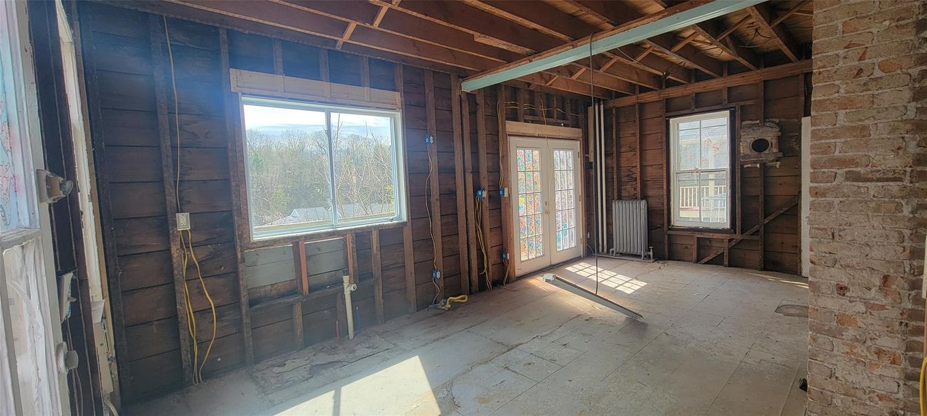 Empty room, Interior, Stone Walls, Wooden Beams, Wooden Walls