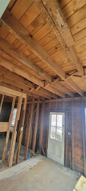 Empty room, Interior, Wooden Beams, Wooden Ceilings, Wooden Walls