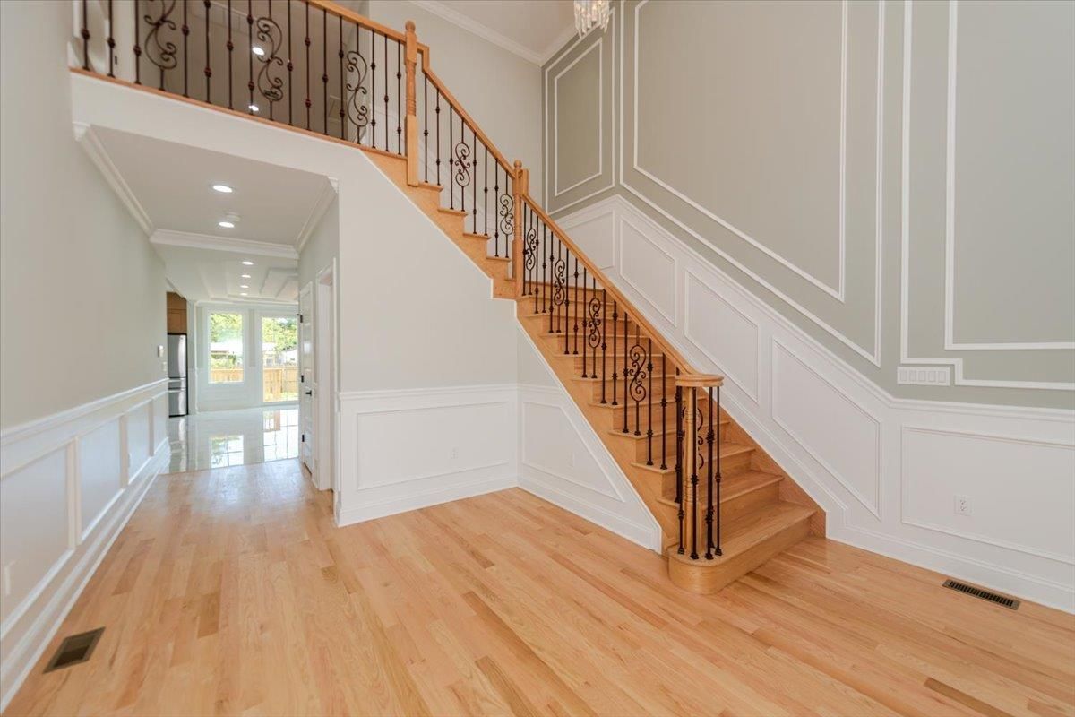 Interior, Recessed Lighting, Wood Texture Flooring