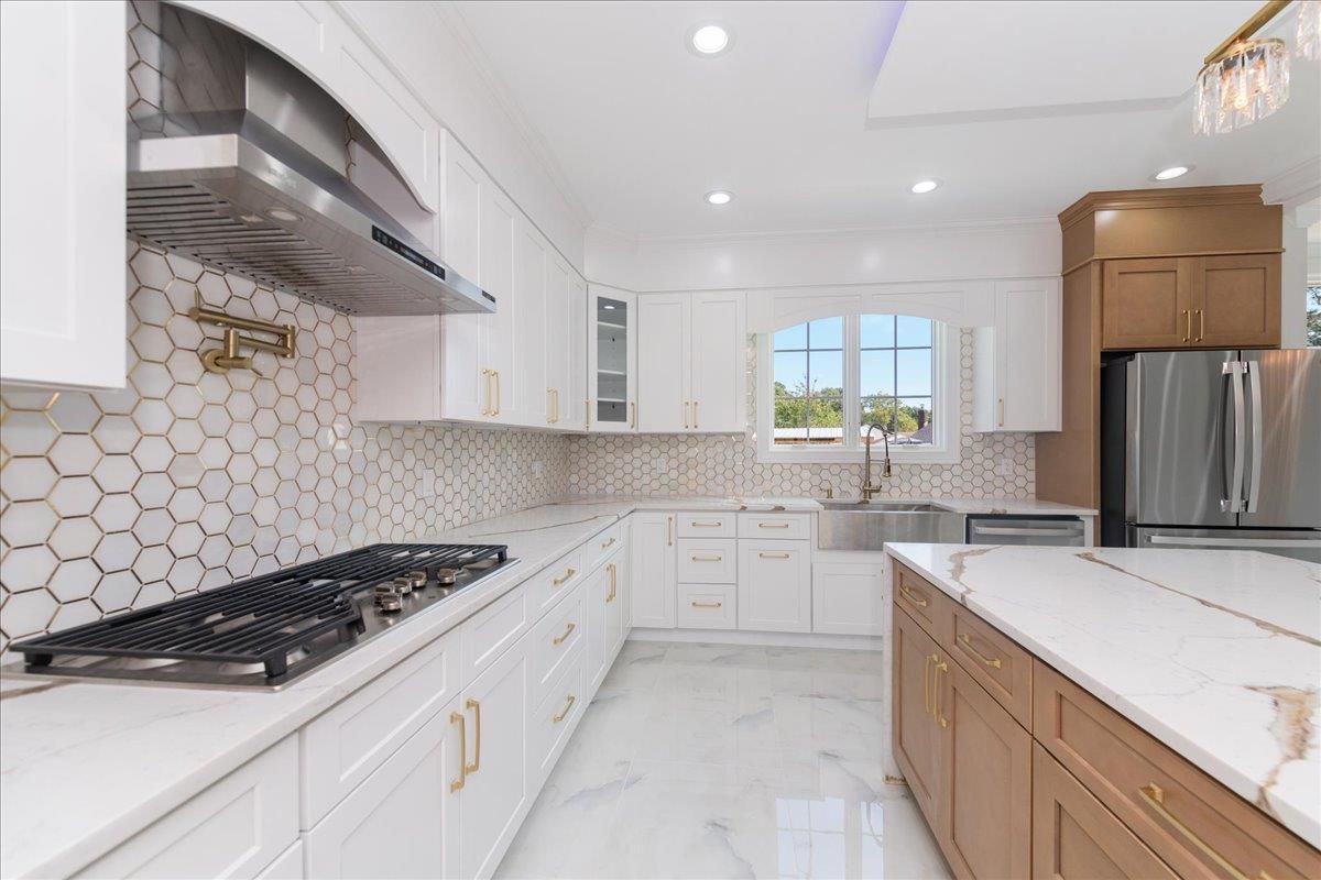 Interior, Kitchen, Marble, Recessed Lighting, Stainless Steel Appliances