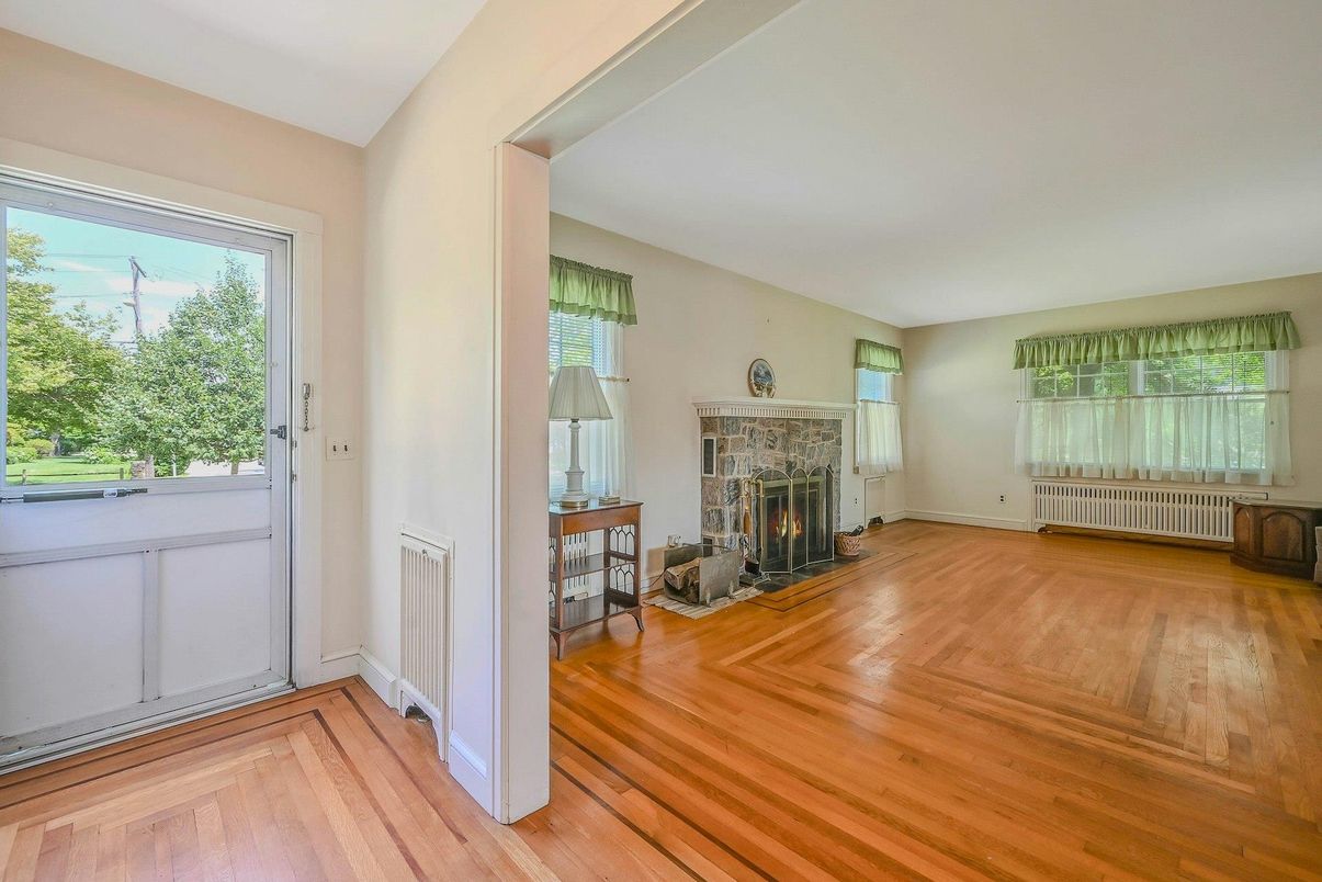 Empty room, Fireplace, Interior, Wood Texture Flooring