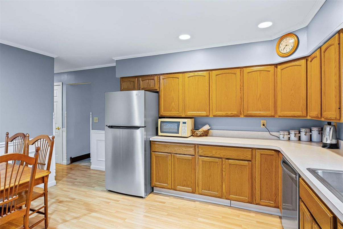 Interior, Kitchen, Recessed Lighting, Wood Texture Flooring