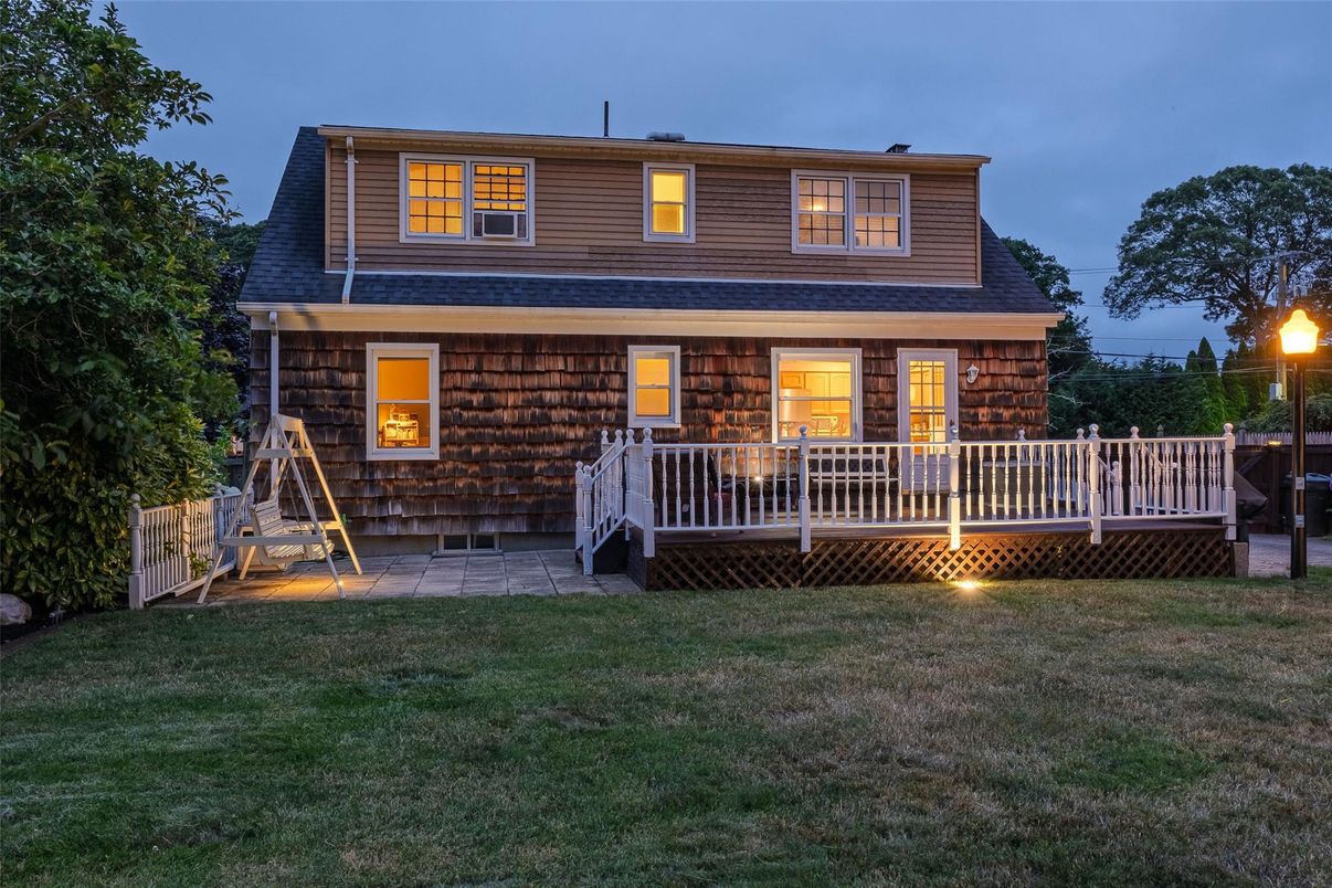 Exterior, Facade, Log Home