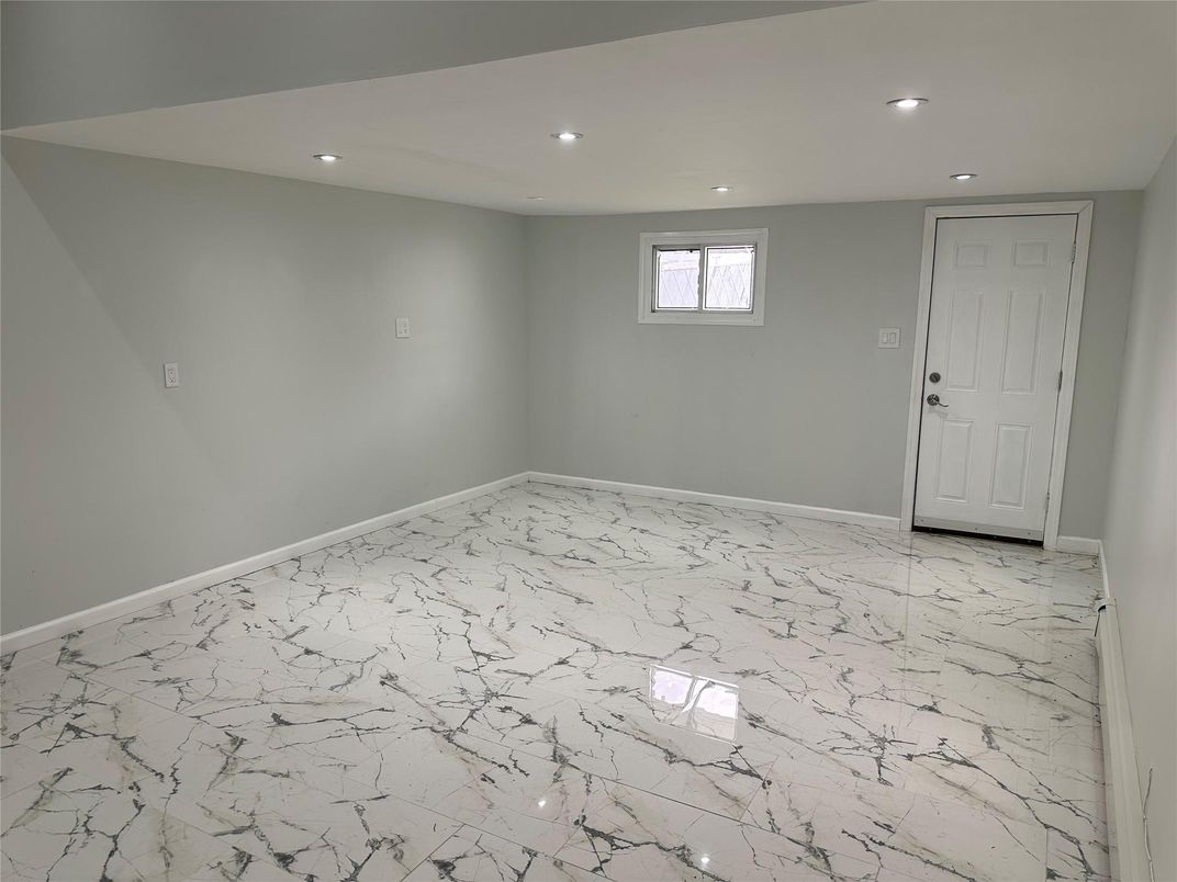 Empty room, Interior, Marble, Recessed Lighting